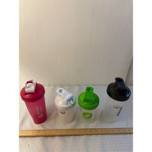 Blender bottles 4 lot 28/20 Oz classic medley Shakers